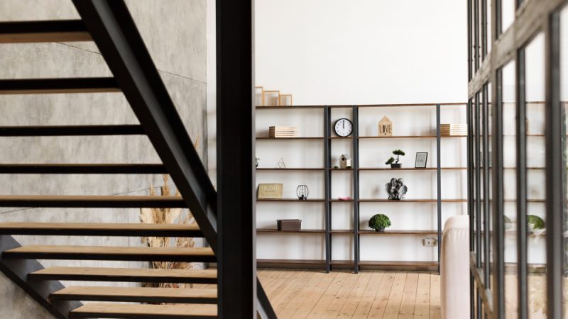 Ferro, legno e luce: l’anima calda del design industrial