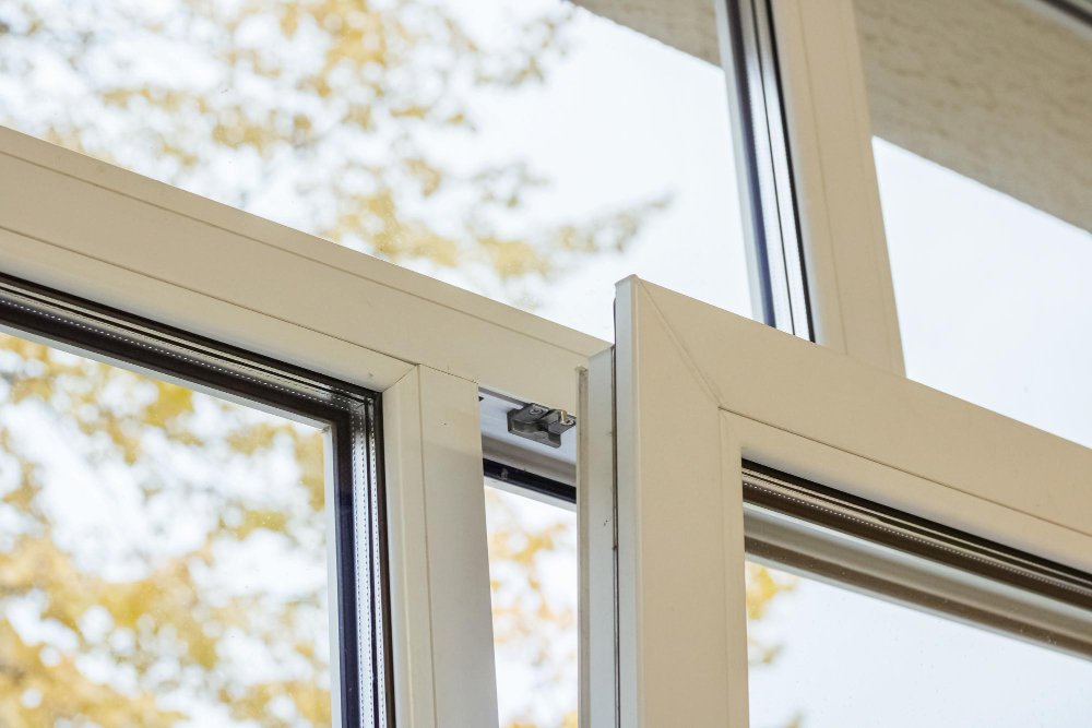 Serramenti in PVC: Prestazioni Termiche e Acustiche a Confronto
